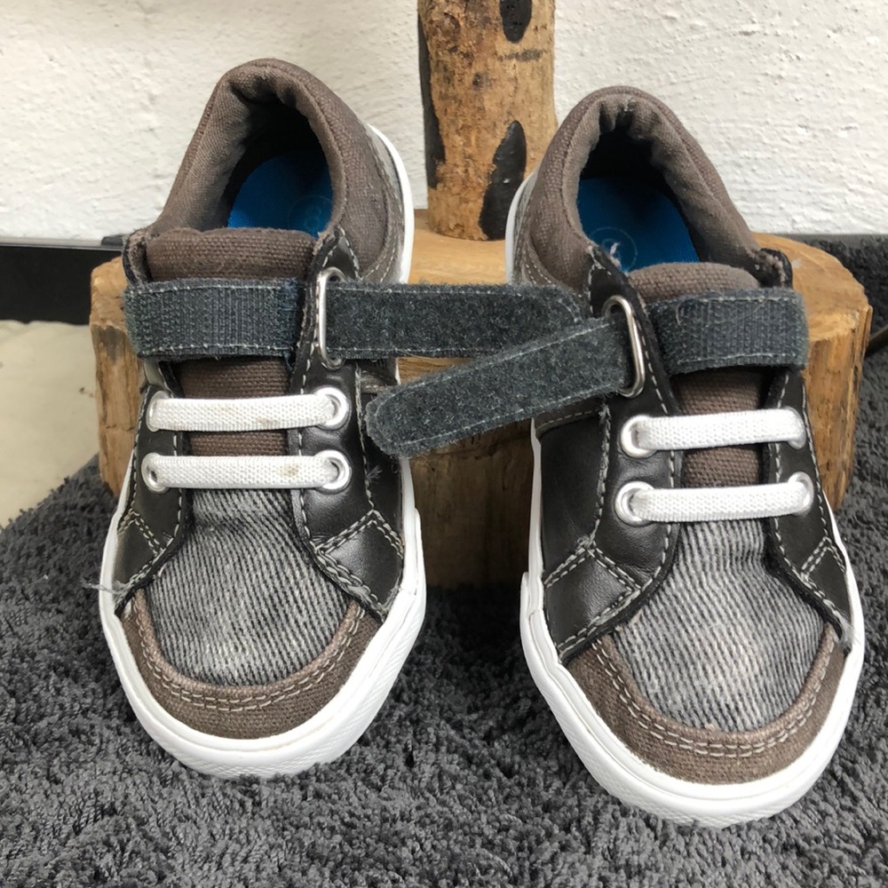 Circo little boys tennis shoes size 8